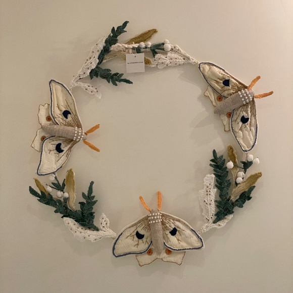 Anthropologie Luna Moth Wreath NWT - Picture 2 of 3